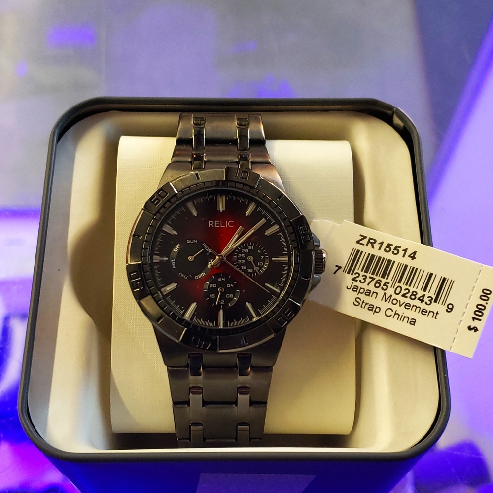 Relic wrest watch